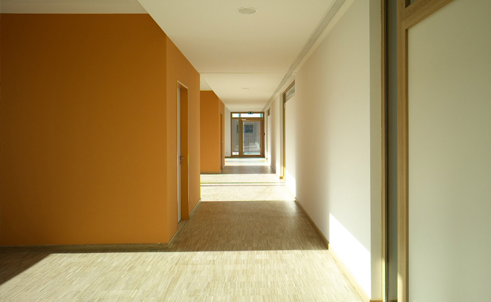 Innenperspektive Flurbereich Montessorischule in Dachau