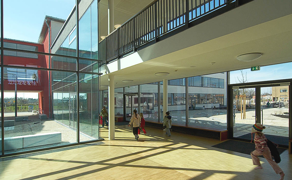 Innenperspektive Aulabereich Montessorischule in Dachau